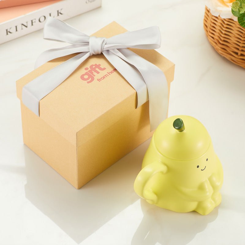 Adorable Pear Yellow Color Ceramic Coffee Mug with Lid gift box packaging