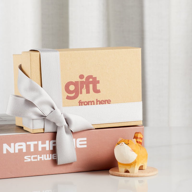 Wooden orange cat figurine gift set